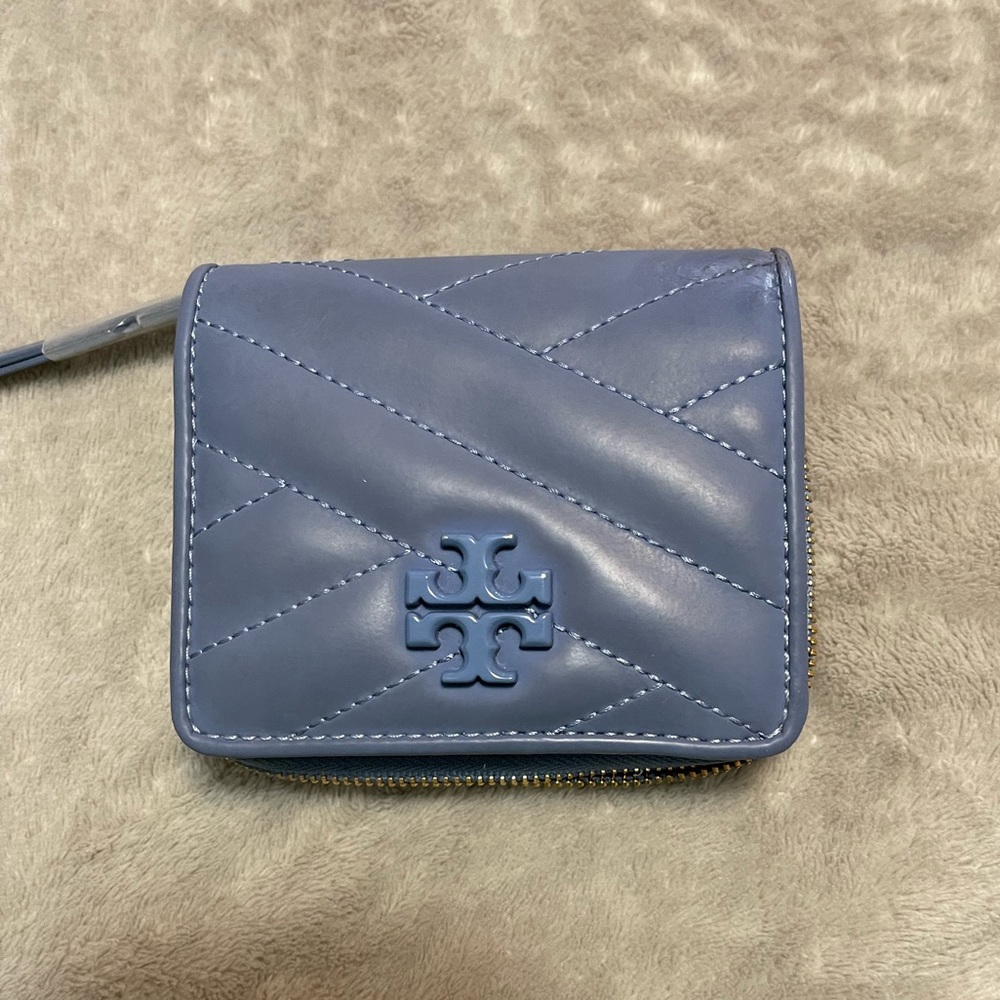 Tory Burch bi fold wallet